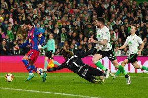 فيران توريس يعرب عن دهشته من صلابة راسينج ويشيد بأداء برشلونة في كأس الملك